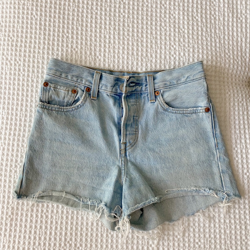 Levi’s Wedgie Shorts